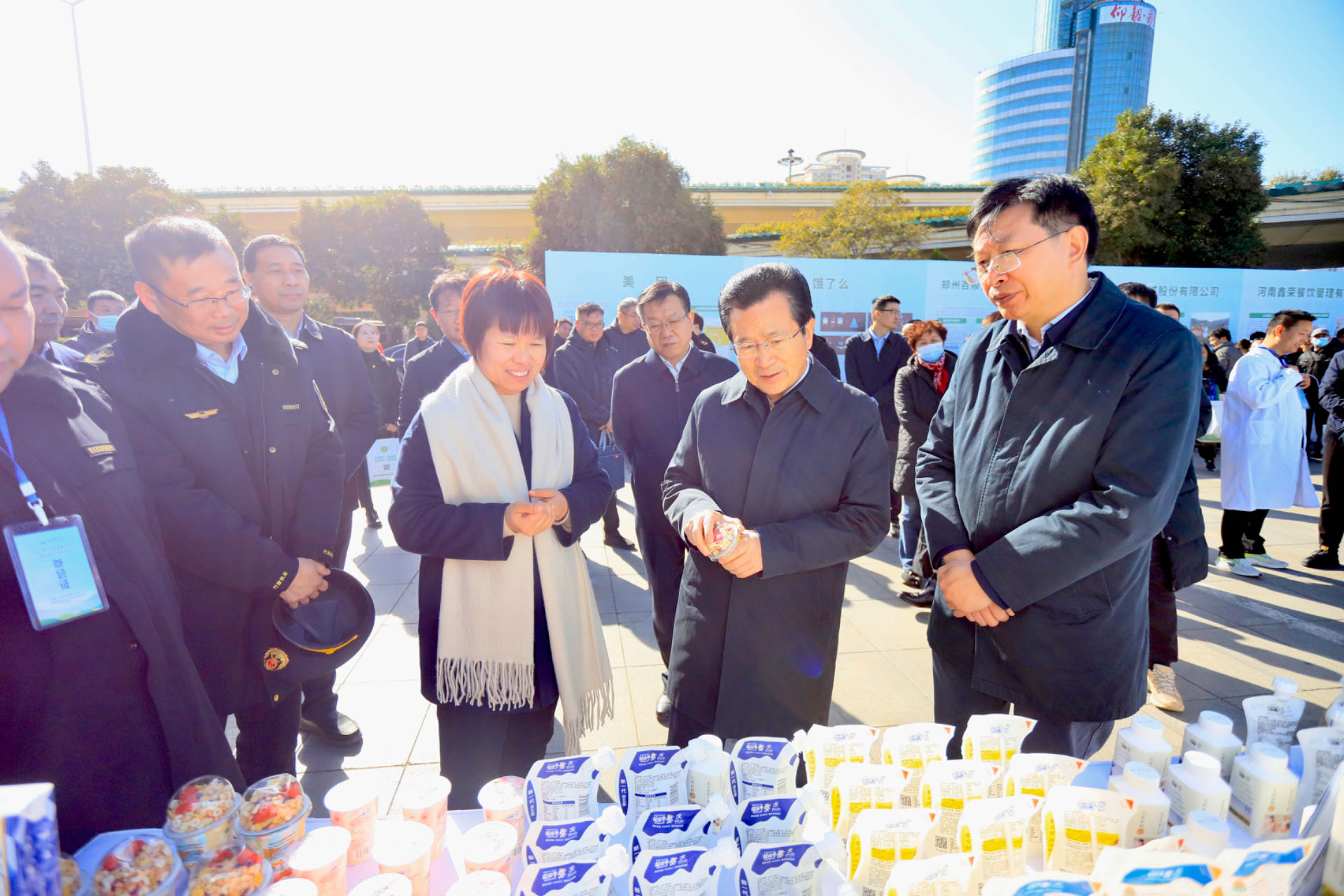 花花牛丨落實(shí)食品生產(chǎn)加工企業(yè)質(zhì)量安全主體責(zé)任，助力人民群眾生活更美好——2023年河南省暨鄭州食品安全宣傳周啟動(dòng)儀式隆重舉行