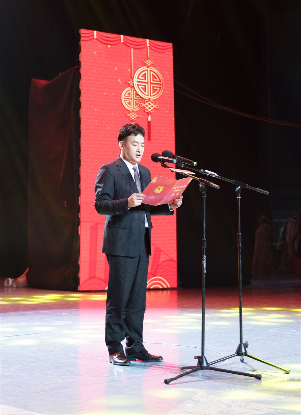 “不忘初心、聚力前行” 花花牛集團2018迎新春聯(lián)歡會隆重舉行