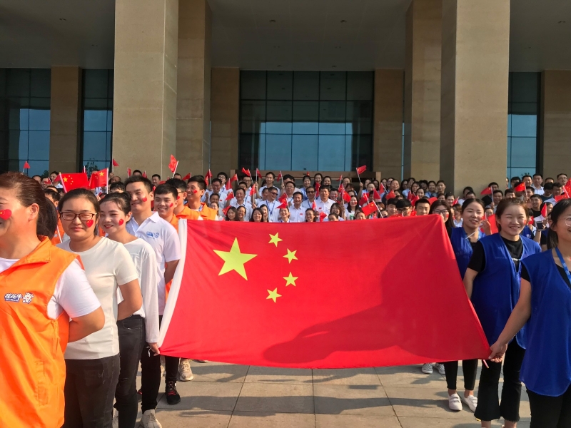 花花牛 唱紅歌 祝福我的國！?。? />
			</div>
		<div   id=